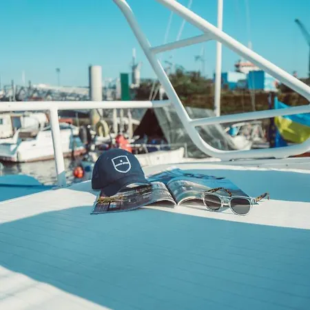 No Limit Charter Bateau Avec Parking Prive Proche Centre-ville ספינת מלון *