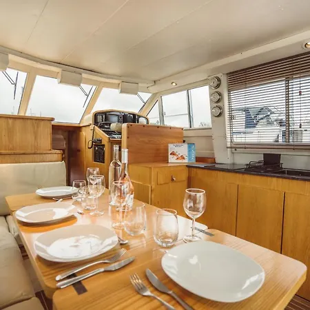 No Limit Charter Bateau Avec Parking Prive Proche Centre-ville Úszó hotel