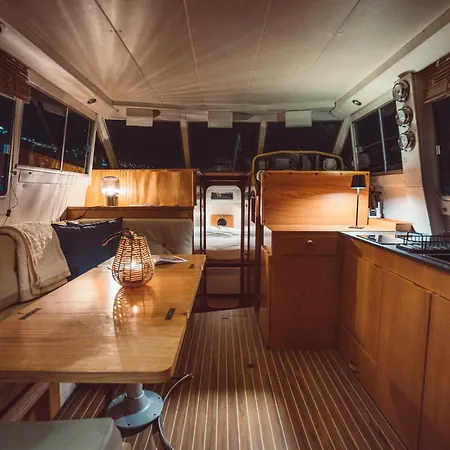 Hotel na wodzie No Limit Charter Bateau Avec Parking Prive Proche Centre-ville