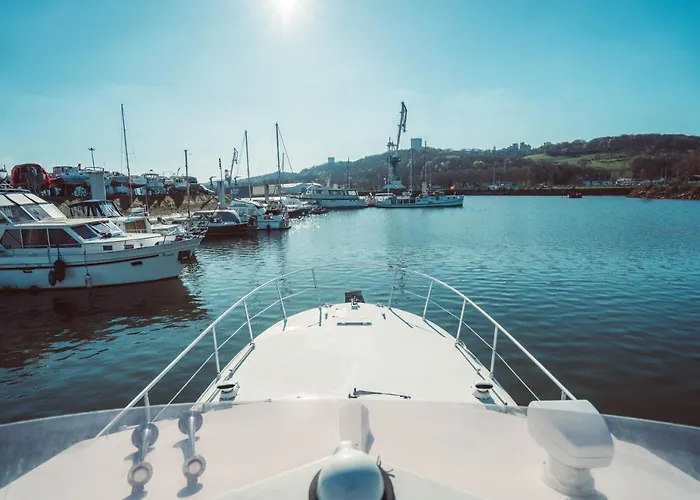 Botel No Limit Charter Bateau Avec Parking Prive Proche Centre-ville