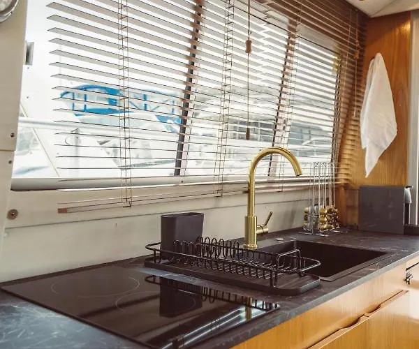 No Limit Charter Bateau Avec Parking Prive Proche Centre-ville Botel